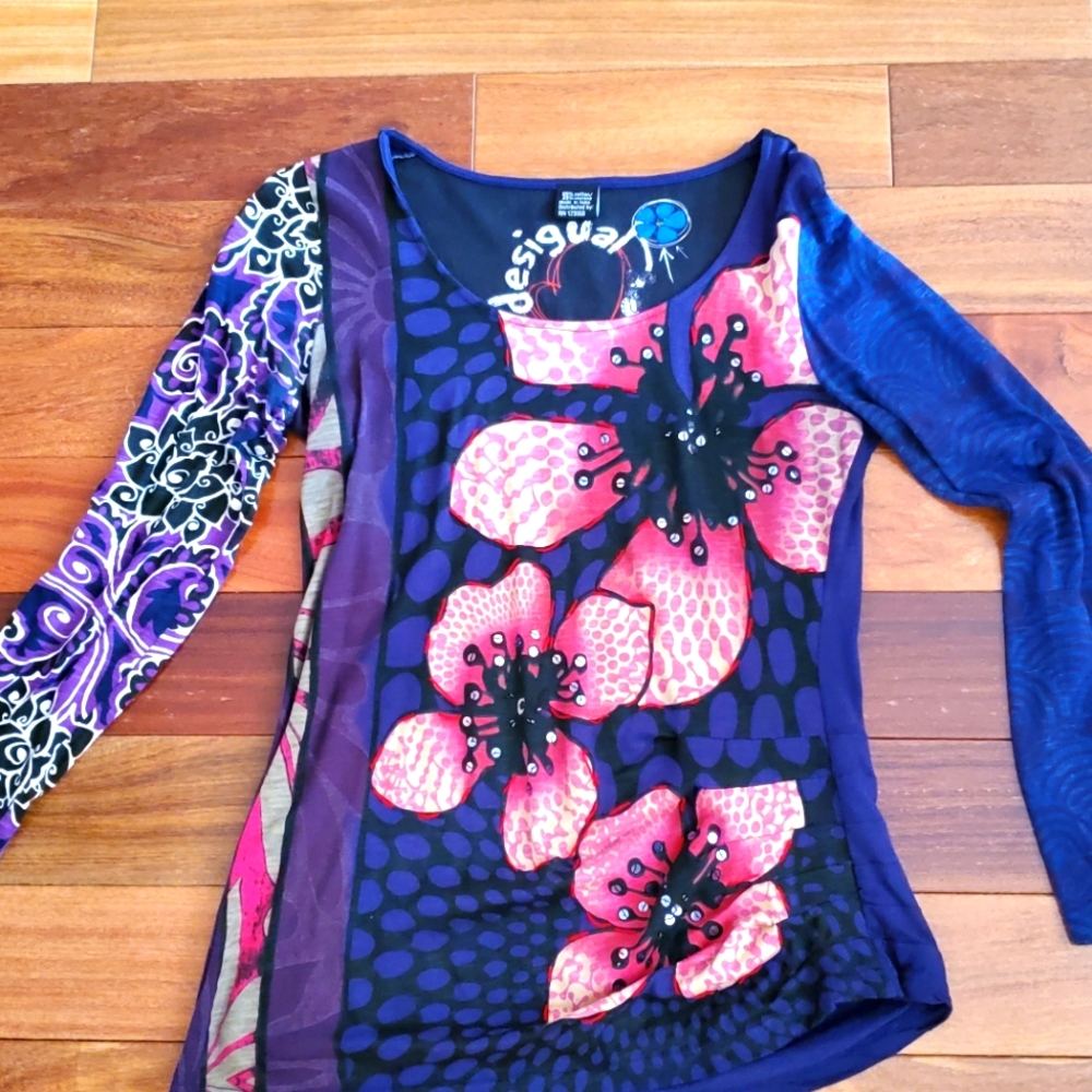 Desigual long sleeve  T shirt.